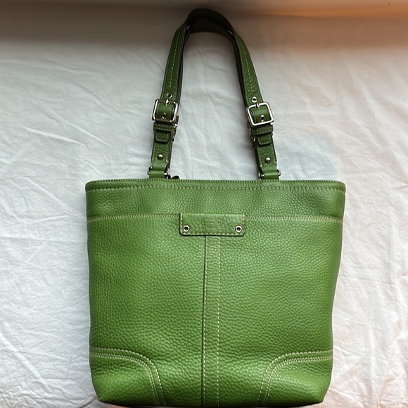 Green Leather COACH Zippered Tote - New Condition - Picture 1 of 9